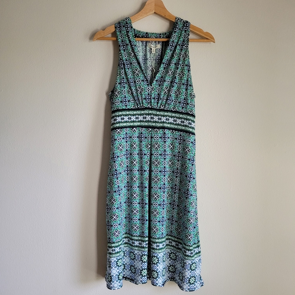 NWT Max Studio Green Patterned V Neck Dress Size Small